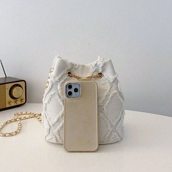 White Fashionable Women's Diamond Lattice One-Shoulder Bucket Bag - Picture 2 of 6